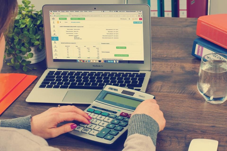 Running investment return numbers on a deal